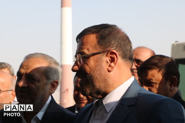 استقبال از وزیر آموزش‌وپرورش در فرودگاه لامرد فارس