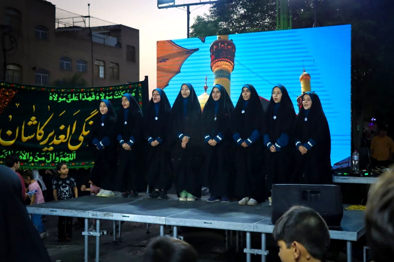 غدیر کیلومتری کاشان؛ جشن بی‌وقفه‌ی ولایت در چهارراه نماز