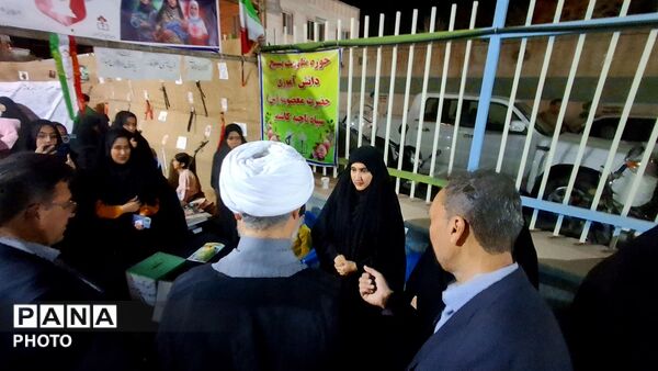 بازدید امام جمعه و شهردار کاشمر از موکب بسیج دانش آموزی و فرهنگیان 