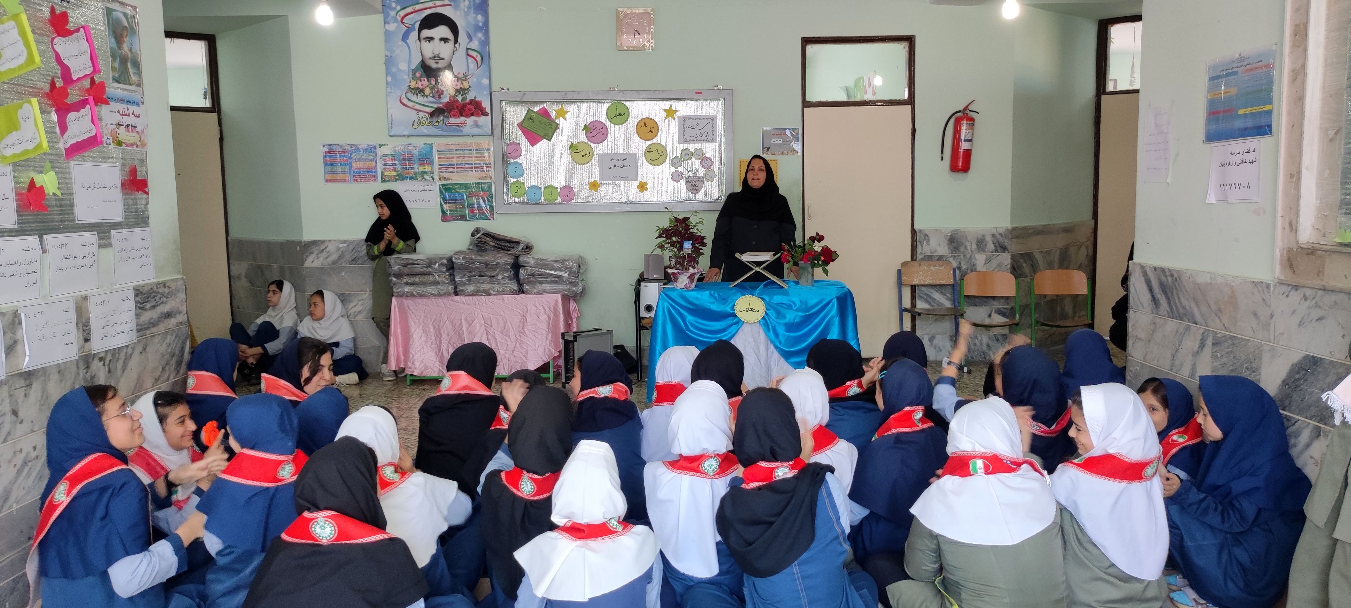 جشن روز معلم در مدرسه شهید احمد خاقانی شیروان