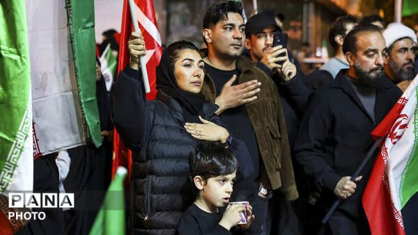 اشک و حماسه زیر یک علم