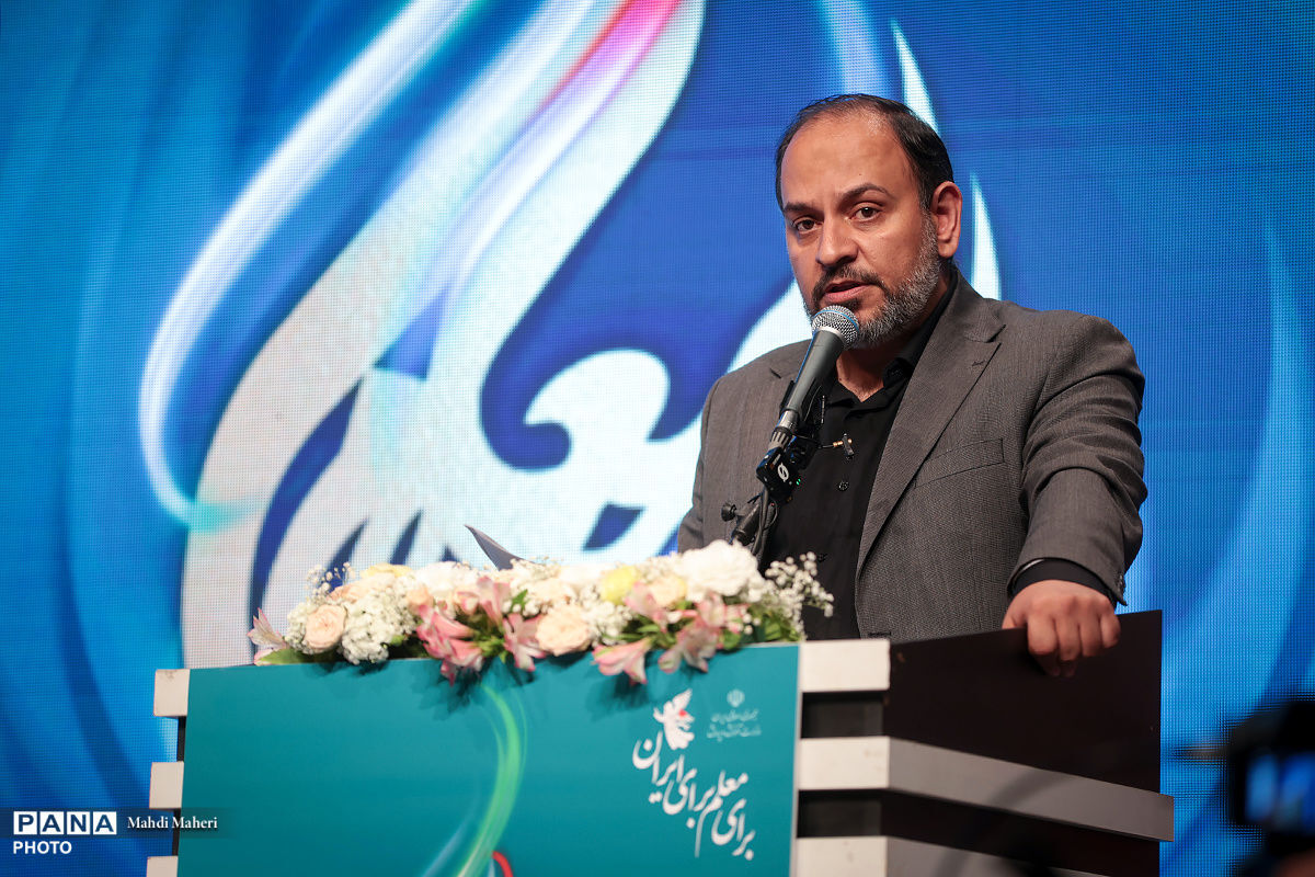 قرائت پیام رهبر معظم انقلاب در آیین سپاس معلم از سوی معاون پرورشی و فرهنگی وزیر آموزش و پرورش
