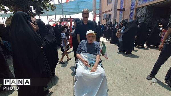برپایی موکب‌ «جاماندگان عشاق الحسین» سازمان دانش‌آموزی یزد در نجف‌آباد