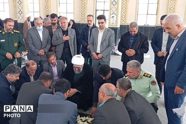 در سایه نام معلم؛ تجدید احترام به شهدای فرهنگی در گلزار مطهر شهدا شهر بن