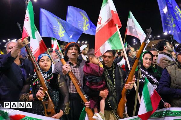 میدان امام خمینی(ره) همدان در تپش غیرت زنان همدانی