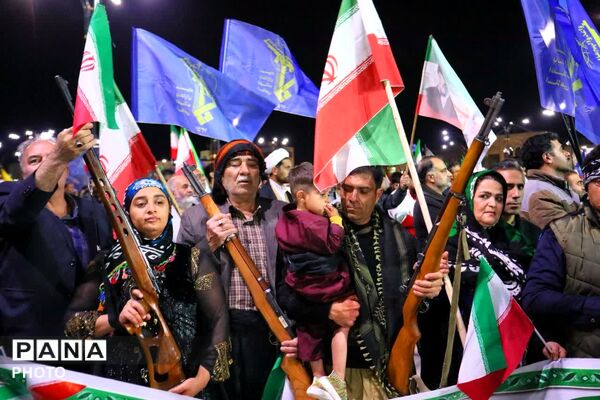 میدان امام خمینی(ره) همدان در تپش غیرت زنان همدانی