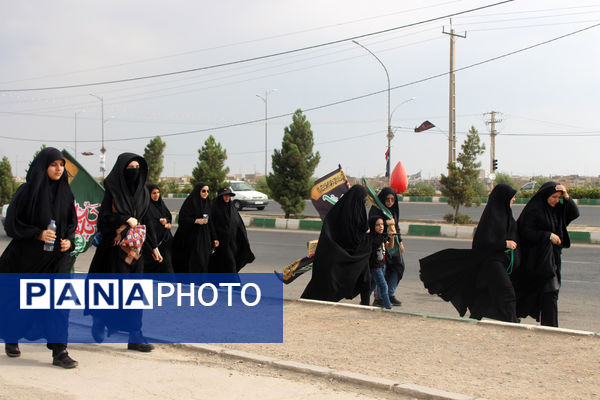 پیاده‌روی خانوادگی جاماندگان اربعین حسینی(ع) در قم