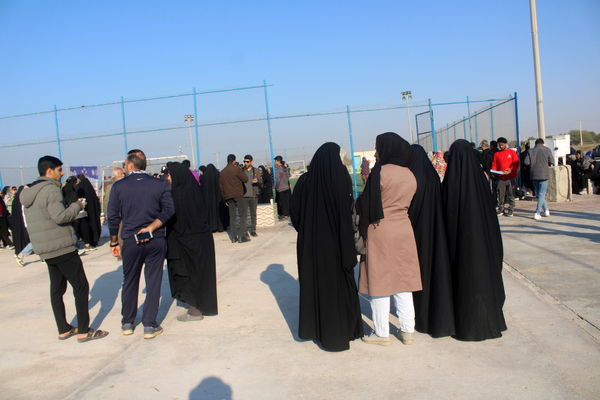 پیاده‌روی خانوادگی در روستای هلیله شهرستان بوشهر 