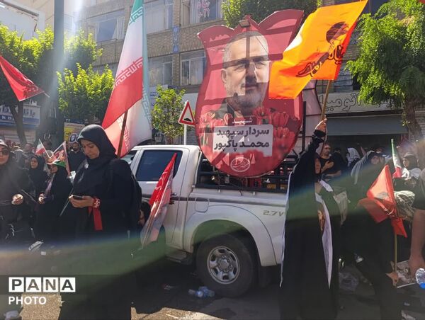 او به مشهد بازگشت
