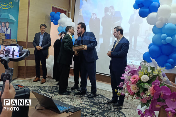 تقدیر از سفیران سلامت خراسان شمالی 