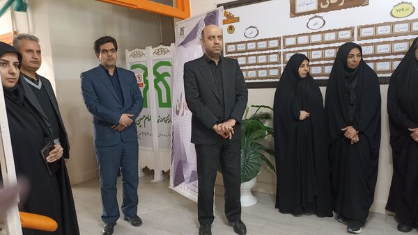برگزاری نمایشگاه باقرآن تا آسمان در دبیرستان دخترانه امام حسین(ع)
