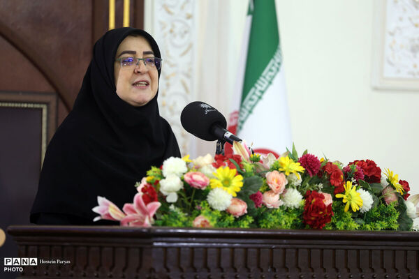 شجاعت علمی و نگاه مادرانه، الگوی دانشمندان ایرانی است