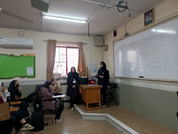 هفته ماها در دبیرستان آرمینه مصلی نژاد ناحیه ۷ مشهد 