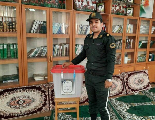 مردم نیشابور به نیابت از شهدا به پای صندوق رای آمدند