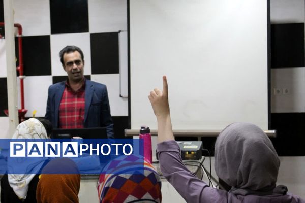 کارگاه علمی دانش‌آموزی زیست محیطی یزد