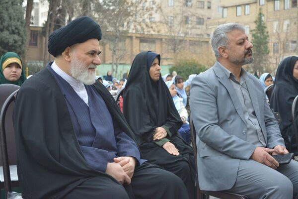 حضور خادمان رضوی در مدرسه قدر بهارستان‌دو