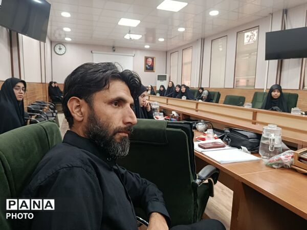 نشست صمیمی خبرنگاران پانا با مدیرکل آموزش و پرورش قم