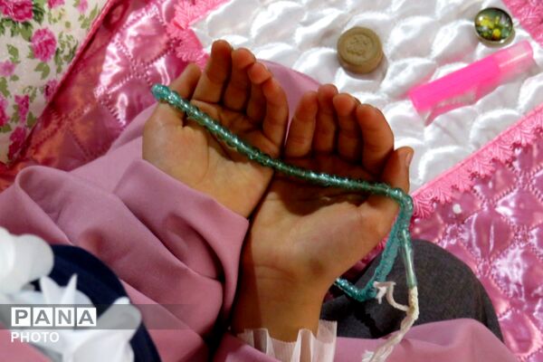 آغاز مسیر نور؛ قاب‌هایی از جشن تکلیف دختران شهرستان بن