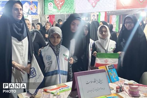 برپایی ایستگاه سلامت با حضور سفیران سلامت دانش‌آموزی ناحیه 2 شهرری در میدان نماز