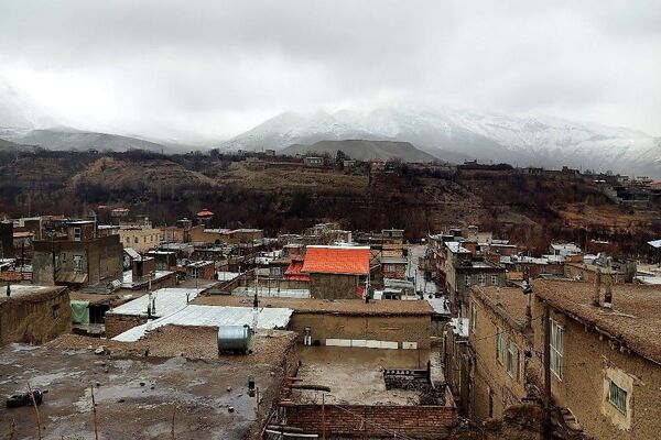 طنین ترانه باران زمستانی در آسمان شهر بار نیشابور 