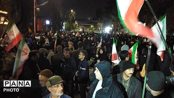 حضور خودجوش مردم نیشابور در مسجد جامع 