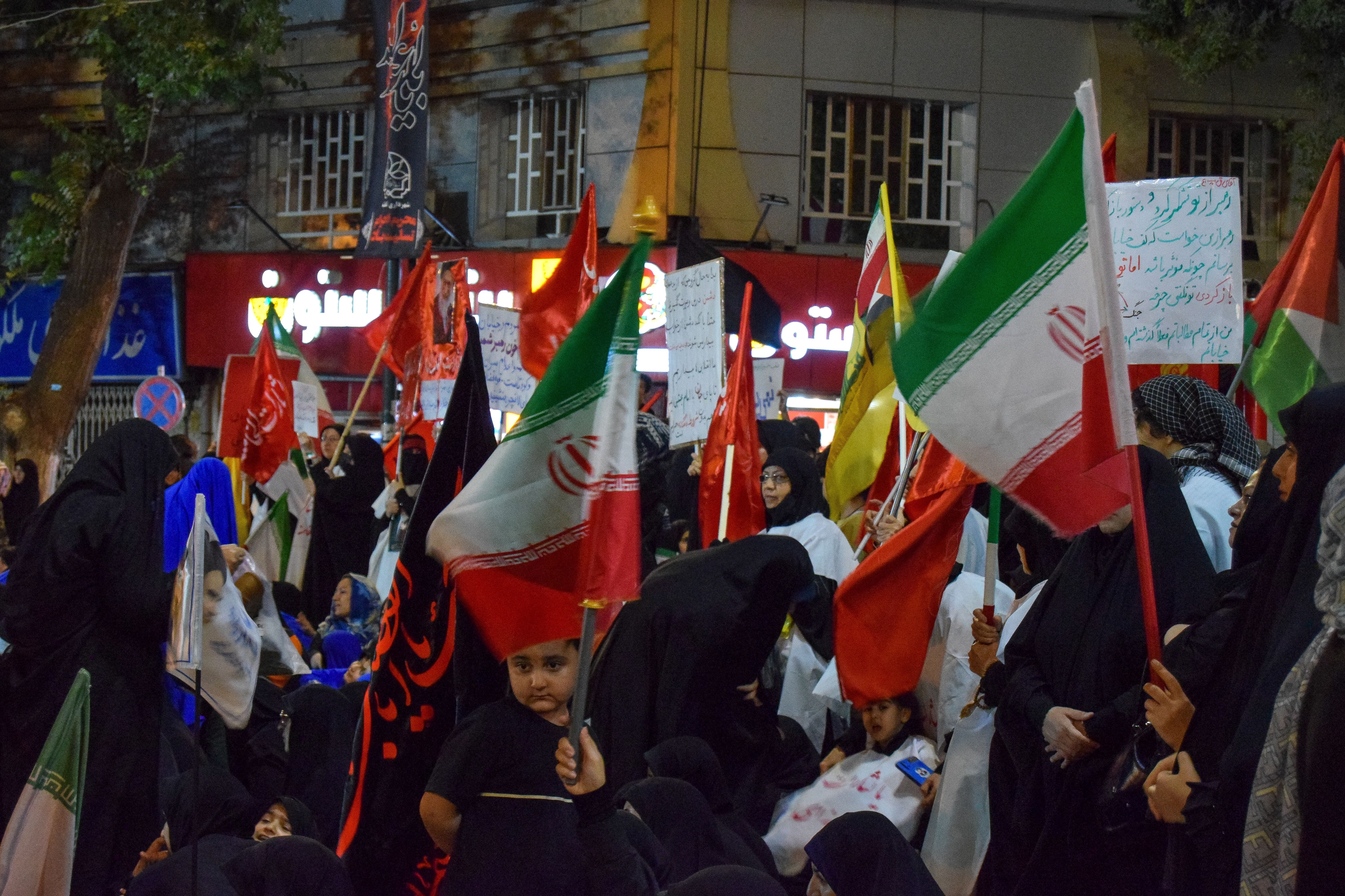 میدان مصدق کرمانشاه؛ میزبان نخستین شب های عزاداری‌های خیابانی