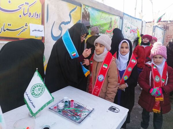 پاسخ حماسی مردم انقلابی فاروج به استکبار جهانی با حضور در راهپیمایی ۲۲بهمن 