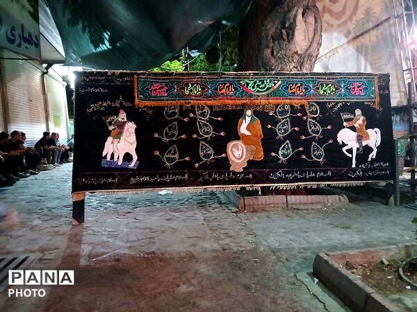 اجتماع شبانه مردم کرج  زیر پرچم اباعبدالله الحسین( ع)