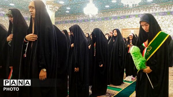 خاطره گویی «مهدیه اسفندیاری» از زندان فرانسه در هیات معصومانه