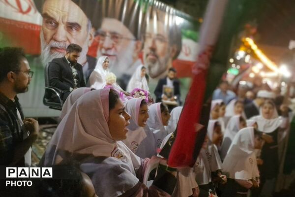  اجتماع باشکوه مردمی برای بدرقه دو زوج جوان به خانه بخت
