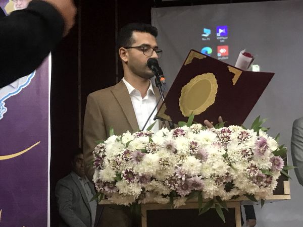 همایش تجلیل از مدیران و کارکنان نمونه شهرستان محمودآباد 