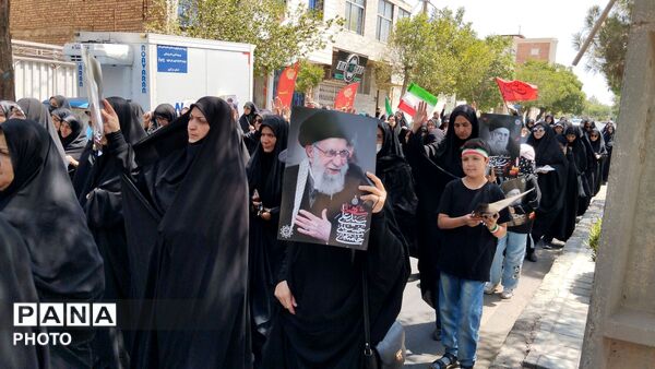 مراسم تشییع نمادین رهبر شهید انقلاب در دلیجان 