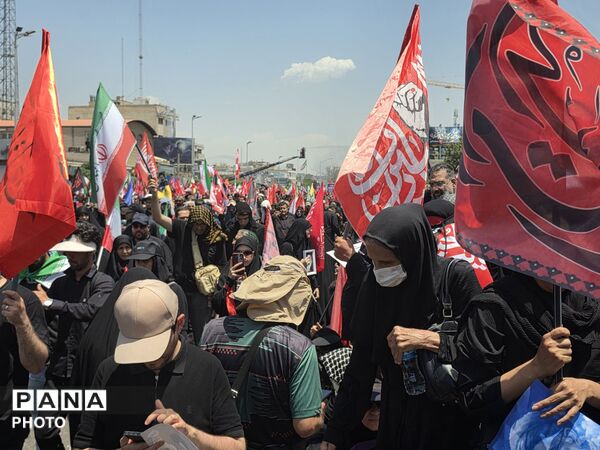 قاب هایی از لحظات وداع با آقای شهید