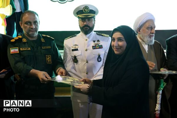 تقدیر از معلمان نمونه آستارا 