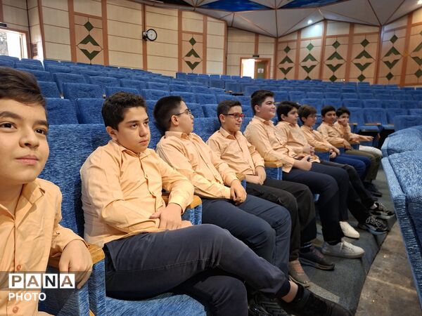 درخشش دانش‌آموزان منطقه ۳ در اختتامیه استانی جشنواره فرهنگی و هنری «امید فردا»