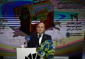 دولت و وزارت جهاد کشاورزی به طور جدی در کنار کشاورزان هستند