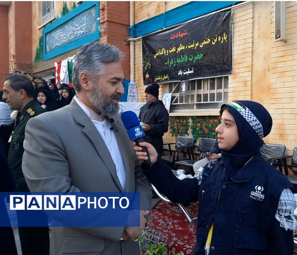 وداع دانش‌آموزان دبیرستان فرهنگیان ناحیه ۷ با شهید گمنام 