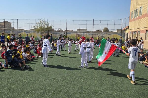 جلوه‌ای از پویایی در هفته تربیت‌بدنی در دبستان شاهد شهید محمد جنیدی