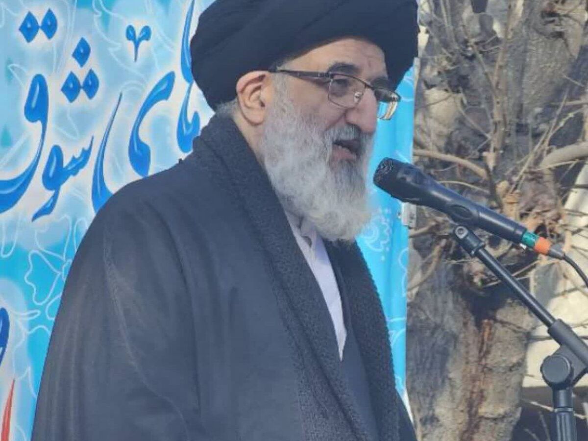 رمز پیروزی ملت ایران  صبر و تقوا است 