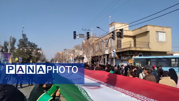 حضور مردم دارالمؤمنین کاشان در یوم الله ۲۲ بهمن