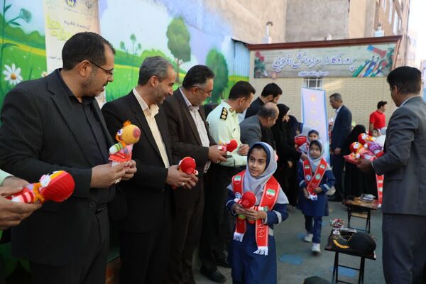 برگزاری مشترک جشن عاطفه‌ها در همدان با مشارکت کمیته امداد و سازمان دانش‌آموزی