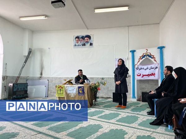 برگزاری جلسه پیشگیری از آسیب‌های اجتماعی در هنرستان بصیرت آشخانه