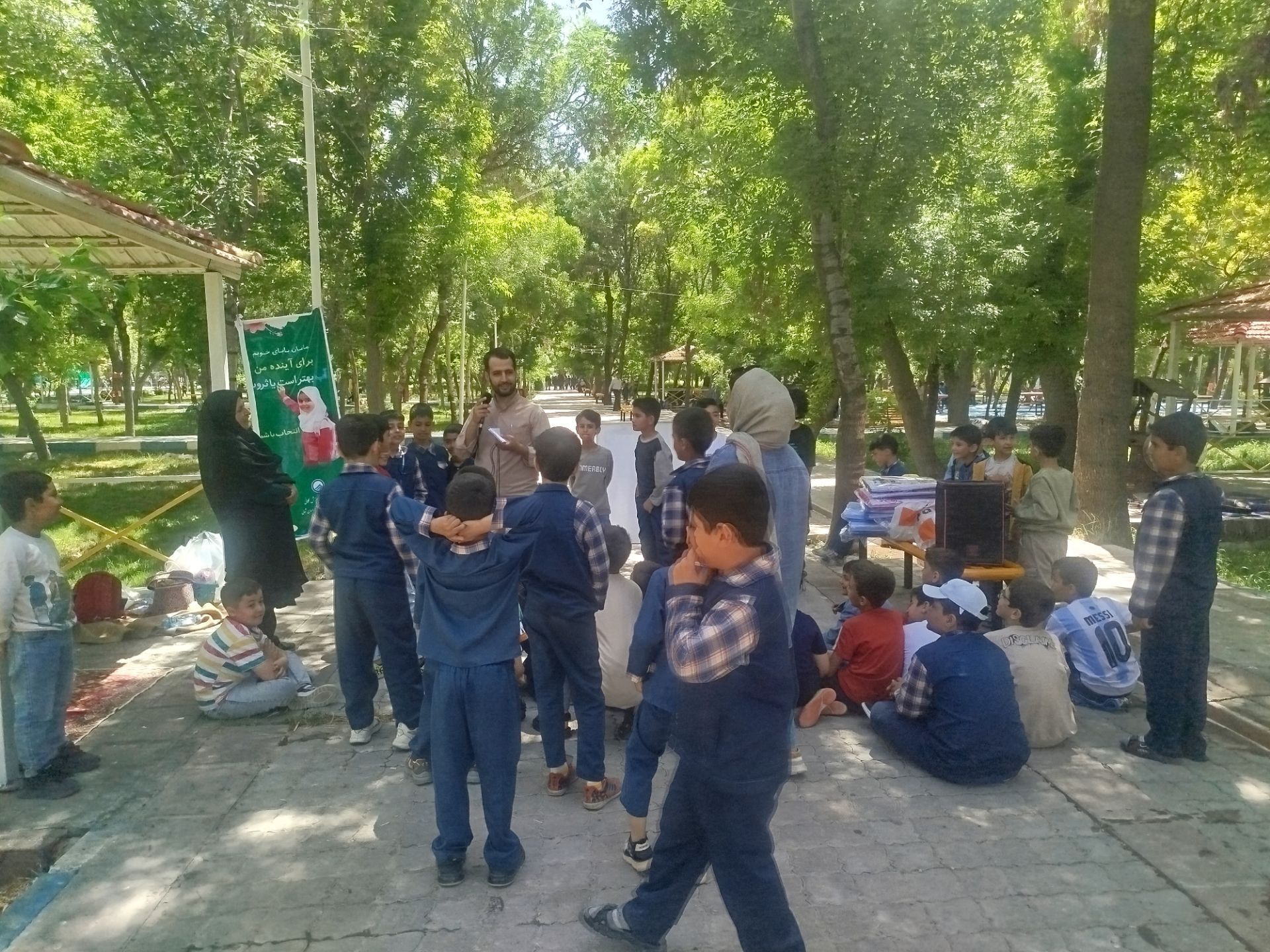 اردوی دانش‌آموزان مدرسه پسرانه مبین در پارک جنگلی شیروان