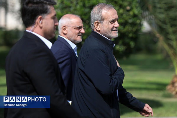 حاشیه جلسه هیات دولت - ۲۵مهر
