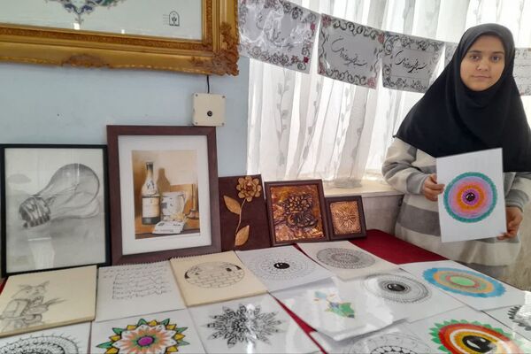 نمایشگاه و بازارچه هنرهای دستی در دبیرستان شاهد فیض شیراز 