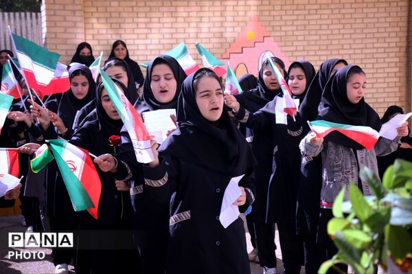 «یک روز با هنرستان مــــن» در هنرستان شهید سادلجی شهرستان کبودراهنگ 