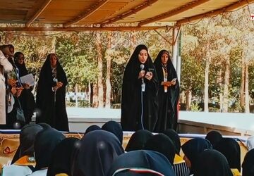 دکلمه خوانی دانش آموز پیشتاز و خبرنگار پانا 