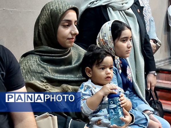 جشن امضای کتاب«ن‌ی‌س‌ت» در مشهد