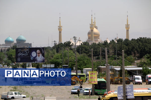 جلوه‌هایی از حضور نوجوانان در مراسم سالگرد ارتحال امام خمینی(ره)