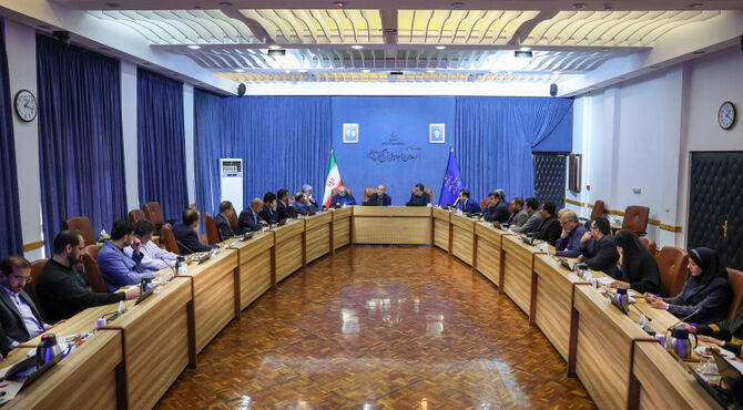 ایران متعلق به همه ایرانیان است؛ باید نخبگان در کشور بمانند و نقش‌آفرینی کنند